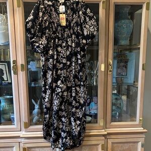 ENTRO Black and Tan Dress